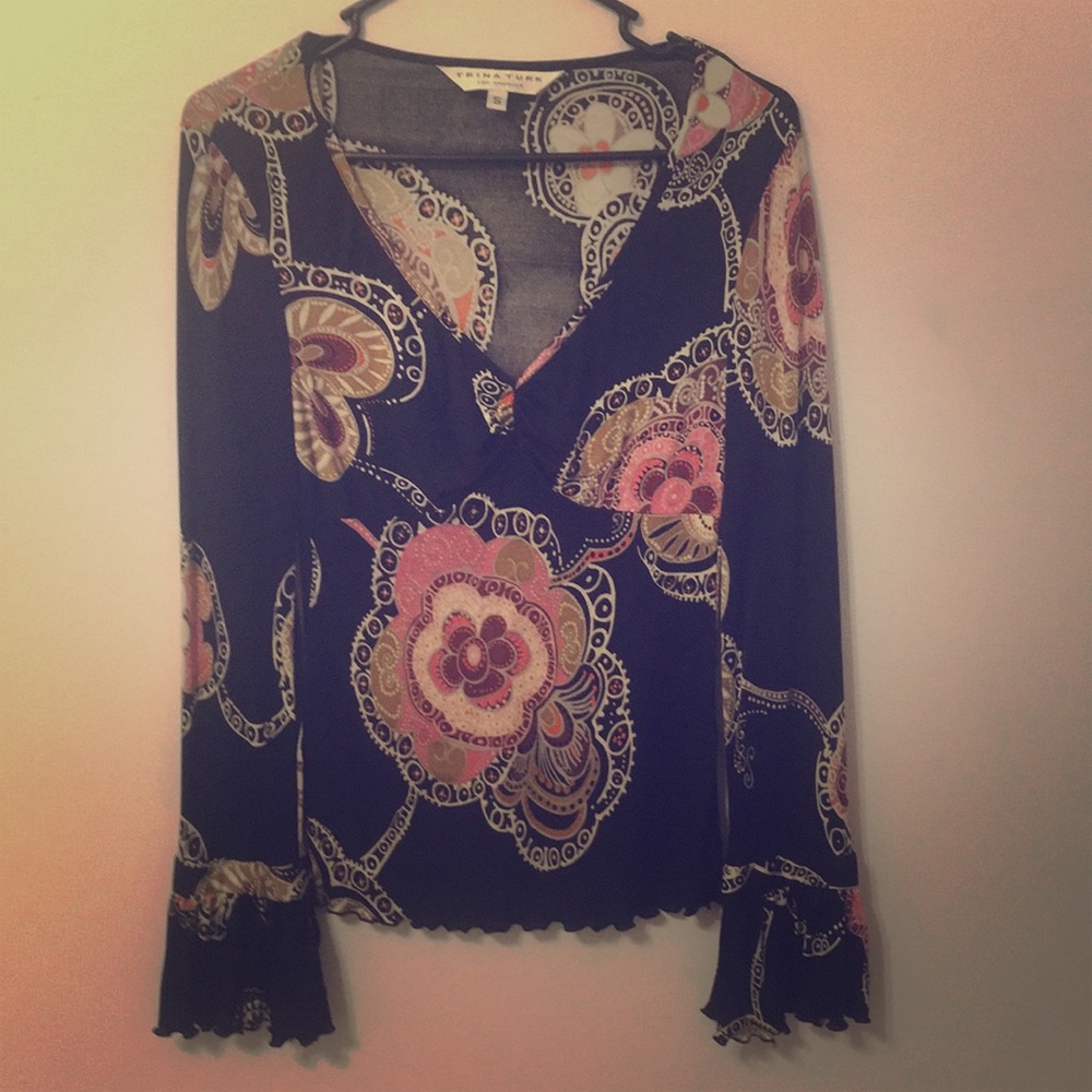 Bell bottom sleeved top